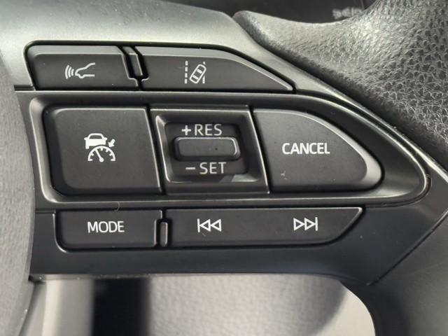 ヤリス X 被害軽減ブレーキ Bカメラ ドラレコ付 キーレスエントリー スマートキー&プッシュスタート 点検記録簿 ミュージックプレイヤー接続可 クルーズコントロール ETC車載器 ESC サイドエアバッグ ナビ(12枚目)