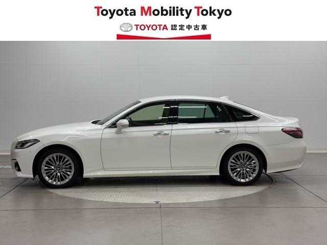 クラウンハイブリッド Ｓ　エレガンススタイルＩＩ　イモビライザー　バックモニター　ナビ＆ＴＶ　アルミホイール　オートクルーズコントロール　ＡＣ１００Ｖ　スマートキー　フルセグ　キーレス　ＥＴＣ　ドラレコ　メモリーナビ　ＤＶＤ再生　横滑り防止装置（3枚目）