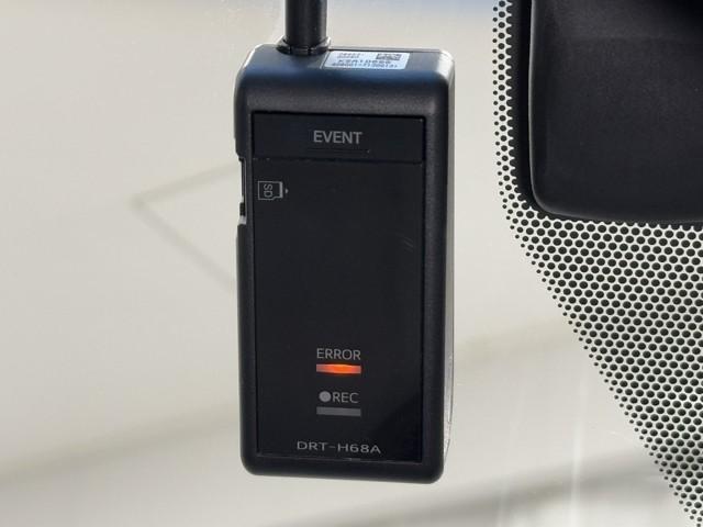 クラウンハイブリッド Ｓ　エレガンススタイルＩＩ　イモビライザー　バックモニター　ナビ＆ＴＶ　アルミホイール　オートクルーズコントロール　ＡＣ１００Ｖ　スマートキー　フルセグ　キーレス　ＥＴＣ　ドラレコ　メモリーナビ　ＤＶＤ再生　横滑り防止装置（8枚目）