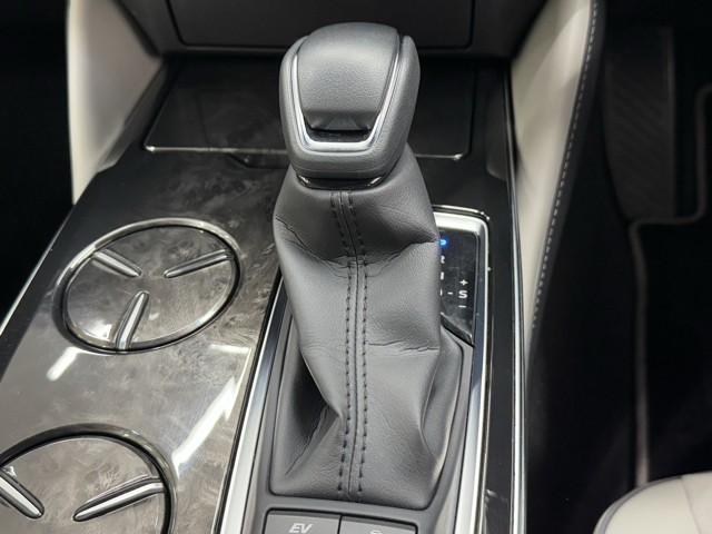 クラウンハイブリッド Ｓ　エレガンススタイルＩＩ　イモビライザー　バックモニター　ナビ＆ＴＶ　アルミホイール　オートクルーズコントロール　ＡＣ１００Ｖ　スマートキー　フルセグ　キーレス　ＥＴＣ　ドラレコ　メモリーナビ　ＤＶＤ再生　横滑り防止装置（13枚目）