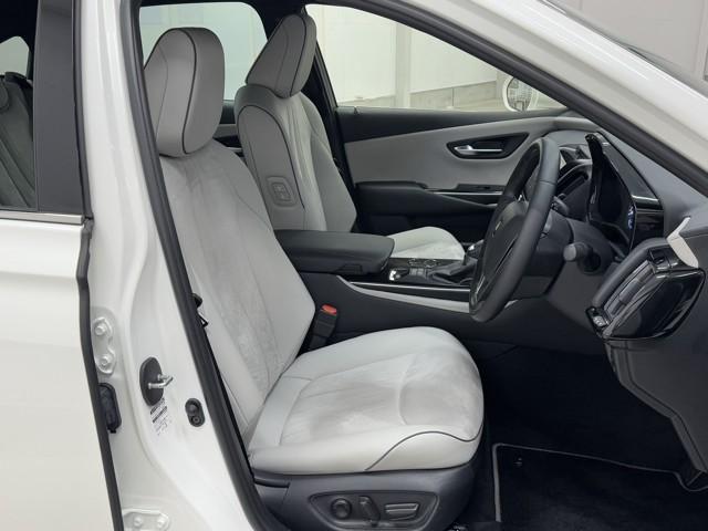 クラウンハイブリッド Ｓ　エレガンススタイルＩＩ　イモビライザー　バックモニター　ナビ＆ＴＶ　アルミホイール　オートクルーズコントロール　ＡＣ１００Ｖ　スマートキー　フルセグ　キーレス　ＥＴＣ　ドラレコ　メモリーナビ　ＤＶＤ再生　横滑り防止装置（16枚目）