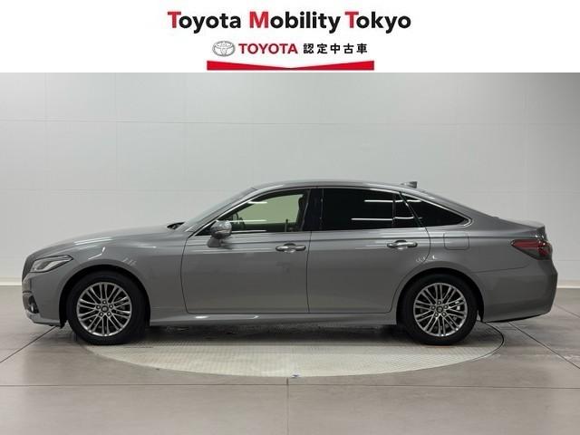 クラウンハイブリッド Ｓ　バックガイドモニター　メモリーナビゲーション　地デジＴＶ　ＥＴＣ車載器　電動シート　ＬＥＤヘッド　記録簿　イモビライザー　ドラレコ　アイドリングストップ　メディアプレイヤー接続　横滑り防止装置（3枚目）