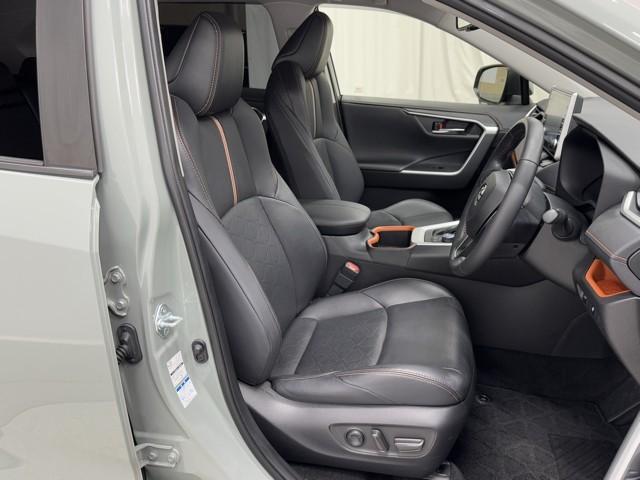 ＲＡＶ４ アドベンチャー　リヤカメラ　記録簿付　アルミ　クルーズＣ　ナビテレビ　ＬＥＤライト　イモビ　地デジ　ＥＳＣ　スマキー　ＰＳ　ＥＴＣ付き　エアコン　４ＷＤ車　電動パワーシート　パワーウインドウ　サイドエアバッグ　ＡＢＳ（13枚目）
