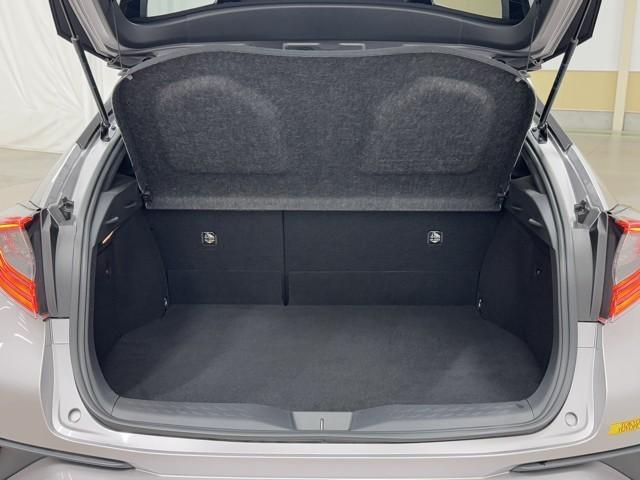 Ｃ－ＨＲ Ｇ　ハーフ革　ＴＳＳ　ワンオナ　アイドルストップ　定期点検記録簿　ＬＥＤヘッド　バックモニタ　イモビライザー　ナビ＆ＴＶ　ＥＴＣ付　キーフリーシステム　スマキー　横滑り防止機能　クルーズＣ　ワンセグＴＶ（18枚目）