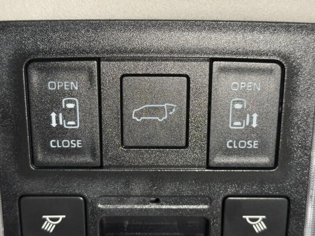 ノア ハイブリッドＺ　バックモニター　ドライブレコーダー　ＡＣ１００Ｖ　アイドリングストップ　ＤＶＤ　スマートキー　ワンオーナー車　両側パワースライドドア　フルセグＴＶ　ナビ＆ＴＶ　ＬＥＤヘッドライト　ＥＴＣ　キーレス（14枚目）