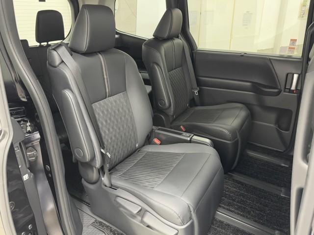 ノア ハイブリッドＺ　バックモニター　ドライブレコーダー　ＡＣ１００Ｖ　アイドリングストップ　ＤＶＤ　スマートキー　ワンオーナー車　両側パワースライドドア　フルセグＴＶ　ナビ＆ＴＶ　ＬＥＤヘッドライト　ＥＴＣ　キーレス（17枚目）