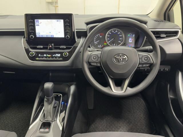 カローラツーリング ハイブリッド　Ｇ－Ｘ　衝突軽減ブレーキ　横滑り防止　盗難防止システム　Ｂカメ　ドライブレコーダー　Ｗエアバック　メディアプレイヤー接続　サイドエアバッグ　クルコン　ナビ　ＬＥＤヘッドライト　エアバッグ　ＥＴＣ　キーレス（4枚目）