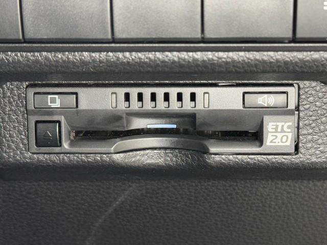 カローラツーリング ハイブリッド　Ｇ－Ｘ　衝突軽減ブレーキ　横滑り防止　盗難防止システム　Ｂカメ　ドライブレコーダー　Ｗエアバック　メディアプレイヤー接続　サイドエアバッグ　クルコン　ナビ　ＬＥＤヘッドライト　エアバッグ　ＥＴＣ　キーレス（8枚目）