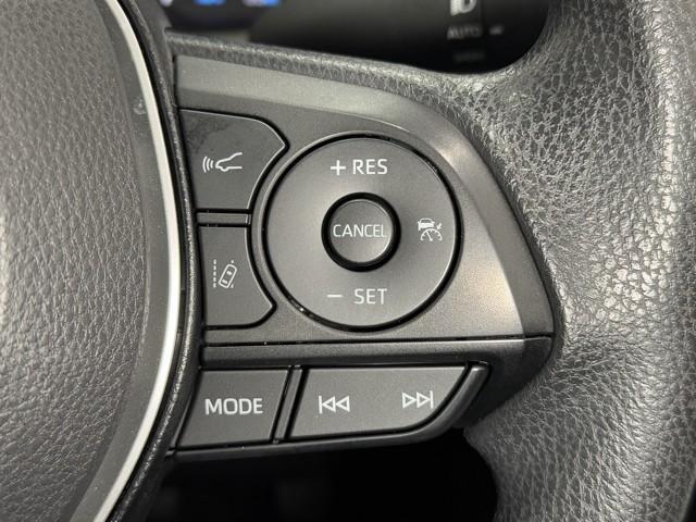 カローラツーリング ハイブリッド　Ｇ－Ｘ　衝突軽減ブレーキ　横滑り防止　盗難防止システム　Ｂカメ　ドライブレコーダー　Ｗエアバック　メディアプレイヤー接続　サイドエアバッグ　クルコン　ナビ　ＬＥＤヘッドライト　エアバッグ　ＥＴＣ　キーレス（11枚目）