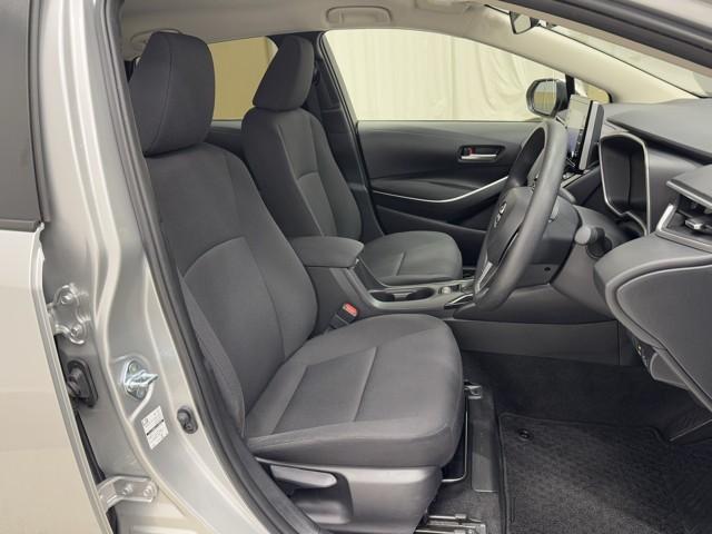 カローラツーリング ハイブリッド　Ｇ－Ｘ　衝突軽減ブレーキ　横滑り防止　盗難防止システム　Ｂカメ　ドライブレコーダー　Ｗエアバック　メディアプレイヤー接続　サイドエアバッグ　クルコン　ナビ　ＬＥＤヘッドライト　エアバッグ　ＥＴＣ　キーレス（14枚目）