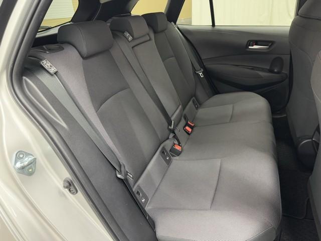 カローラツーリング ハイブリッド　Ｇ－Ｘ　衝突軽減ブレーキ　横滑り防止　盗難防止システム　Ｂカメ　ドライブレコーダー　Ｗエアバック　メディアプレイヤー接続　サイドエアバッグ　クルコン　ナビ　ＬＥＤヘッドライト　エアバッグ　ＥＴＣ　キーレス（15枚目）