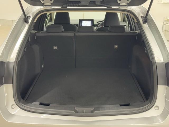 カローラツーリング ハイブリッド　Ｇ－Ｘ　衝突軽減ブレーキ　横滑り防止　盗難防止システム　Ｂカメ　ドライブレコーダー　Ｗエアバック　メディアプレイヤー接続　サイドエアバッグ　クルコン　ナビ　ＬＥＤヘッドライト　エアバッグ　ＥＴＣ　キーレス（16枚目）