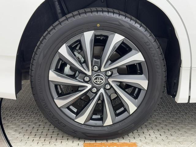 ヴォクシー ハイブリッドS-Z パワーウィンドウ DVD再生機能 インテリキー 横滑防止装置 地デジTV アクティブクルーズコントロール フルオートエアコン リアカメラ エアバッグ ABS 100V充電 ナビTV WAC キーレス(18枚目)