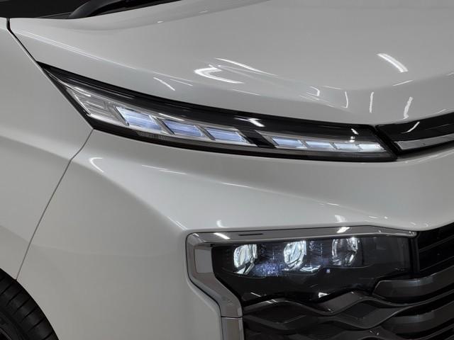 ヴォクシー ハイブリッドS-Z パワーウィンドウ DVD再生機能 インテリキー 横滑防止装置 地デジTV アクティブクルーズコントロール フルオートエアコン リアカメラ エアバッグ ABS 100V充電 ナビTV WAC キーレス(19枚目)