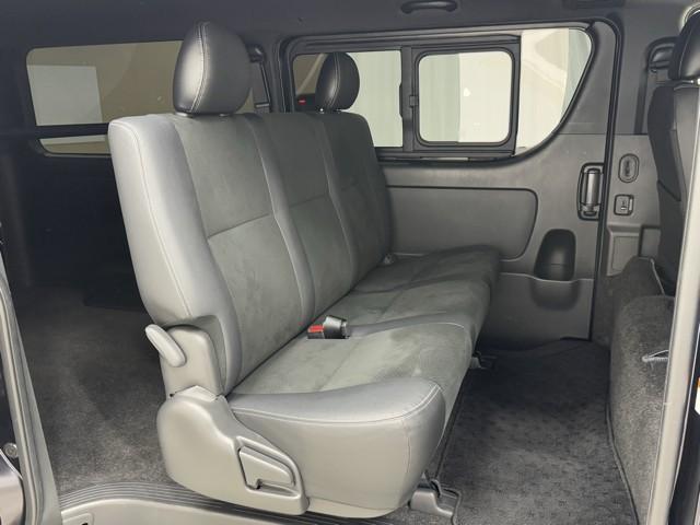 ハイエースバン スーパーＧＬ　ダークプライムＩＩ　ＬＥＤヘットライト　メモリーナビゲーション　ミュージックプレイヤー接続可　スマキー　ＡＢＳ　フルフラット　盗難警報装置　運転席エアバッグ　リアクーラー　ワンセグ　オートエアコン　パワーウインドウ（17枚目）