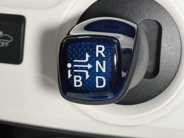 プリウス A 衝突軽減ブレーキシステム Bモニタ 記録簿有 LEDヘッド クルーズコントロール セキュリティー スマートキー パワーステアリング Iストップ ドライブレコーダー ETC アルミホイル オートエアコン(12枚目)