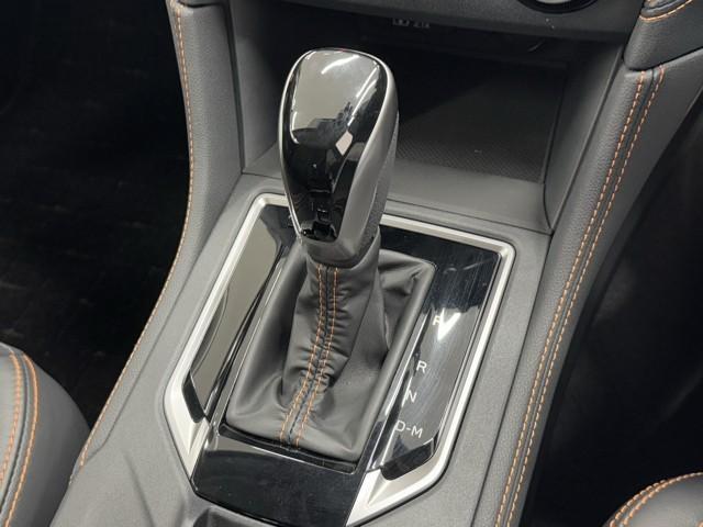 ＸＶ ２．０ｉ－Ｓ　アイサイト　ナビＴＶ　Ｂカメラ　本革　記録簿付き　クルコン　ＥＴＣ車載器　電動パワーシート　ＤＶＤ再生　ミュージックプレイヤー接続可　横滑り防止機能　アルミホイール　ＬＥＤヘッドランプ　メモリーナビ　４ＷＤ（12枚目）