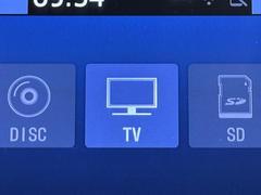 ＴＶが見れるチューナーを装備しています。　新しい車でも付いていないことで、ＴＶが見れない事も多々あるので要チェックです。 7