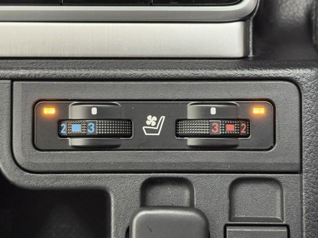 ランドクルーザープラド ＴＺ－Ｇ　１００Ｖ電源　横滑り防止装置　ナビ＆ＴＶ　ＬＥＤライト　オートクルーズコントロール　ミュージックプレイヤー接続可　パワーウィンドウ　電動シート　アルミホイール　３列シート　メモリーナビ　４ＷＤ　ＥＴＣ（14枚目）