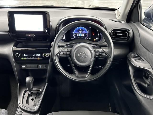 ヤリスクロス Ｇ　ＥＴＣ装備　リヤカメラ　点検記録簿　スマートエントリー　イモビライザー　オートエアコン　アルミホイール　キーレス　パワーウィンドウ　クルコン　ＡＢＳ　ドライブレコーダー　エアバッグ　パワーステアリング（4枚目）