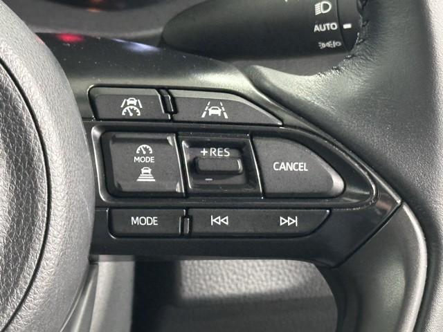 ヤリスクロス Ｇ　ＥＴＣ装備　リヤカメラ　点検記録簿　スマートエントリー　イモビライザー　オートエアコン　アルミホイール　キーレス　パワーウィンドウ　クルコン　ＡＢＳ　ドライブレコーダー　エアバッグ　パワーステアリング（12枚目）