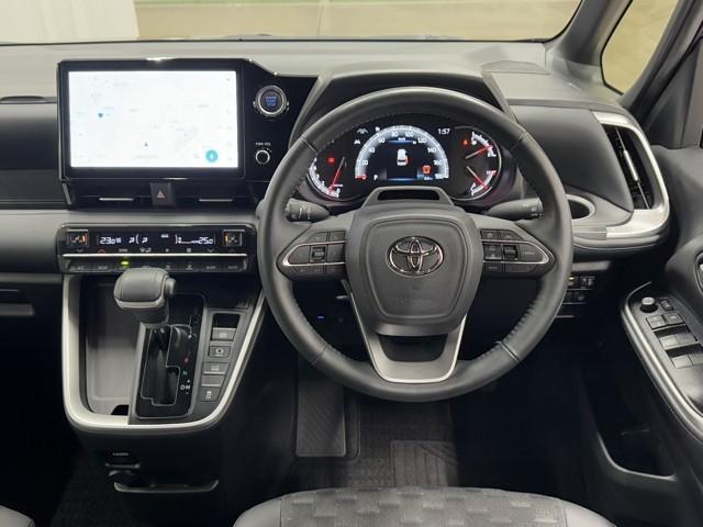 ヴォクシー S-Z DVD再生機能 スマートキープッシュスタート 両側電動パワースライドドア パワーウインドウ ETC車載器 LEDライト デュアルエアコン アルミホイール 盗難防止装置 記録簿 横滑り防止機能 ナビTV(4枚目)