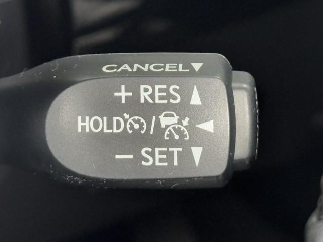 プリウス Ｓセーフティプラス　衝突回避システム　Ｂモニター　ドラレコ付き　定期点検記録簿　ＬＥＤライト　クルコン　ＥＴＣ装備　スマートＫＥＹ　ナビＴＶ　イモビライザー　横滑り防止機能　ＰＷ　カーテンエアバッグ　キーレスエントリー（15枚目）