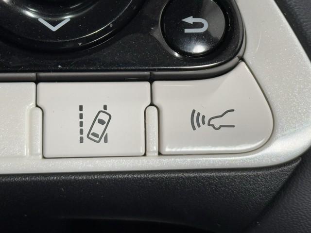 プリウス Ｓセーフティプラス　衝突回避システム　Ｂモニター　ドラレコ付き　定期点検記録簿　ＬＥＤライト　クルコン　ＥＴＣ装備　スマートＫＥＹ　ナビＴＶ　イモビライザー　横滑り防止機能　ＰＷ　カーテンエアバッグ　キーレスエントリー（16枚目）