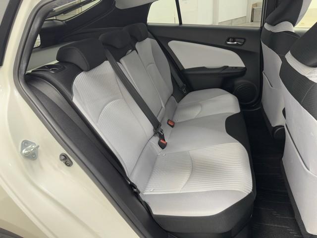 プリウス Ｓセーフティプラス　衝突回避システム　Ｂモニター　ドラレコ付き　定期点検記録簿　ＬＥＤライト　クルコン　ＥＴＣ装備　スマートＫＥＹ　ナビＴＶ　イモビライザー　横滑り防止機能　ＰＷ　カーテンエアバッグ　キーレスエントリー（19枚目）