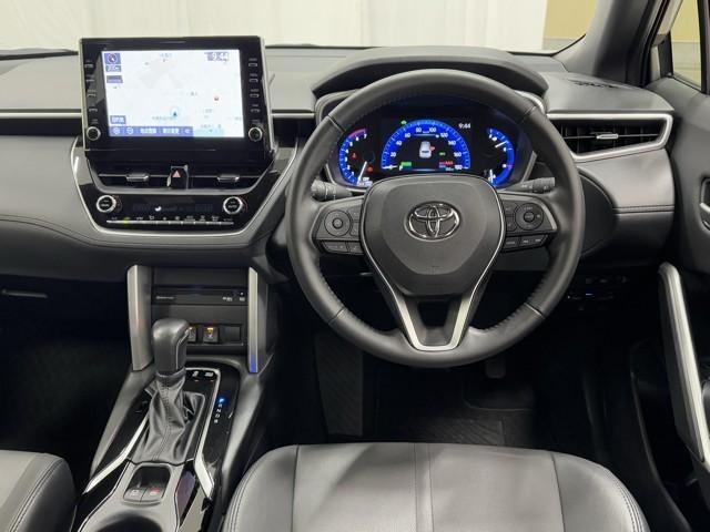 カローラクロス ハイブリッド Z Aクルコン PCS AC100 Pシート 4WD車 横滑り防止装置 キーフリー ABS LEDライト ETC車載器 地デジTV ナビ&TV 半革シート 盗難防止装置 記録簿 アルミホイール DVD(4枚目)
