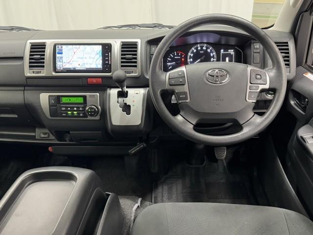 ハイエースバン ロングスーパーＧＬ　ダブルエアコン　助手席エアバッグ　運転席エアバッグ　ドラレコ　イモビライザー　オートエアコン　フルセグテレビ　フルタイム４ＷＤ　メモリナビ　寒冷地仕様車　パワーステアリング　スマ－トキー　ＥＴＣ車載器（4枚目）