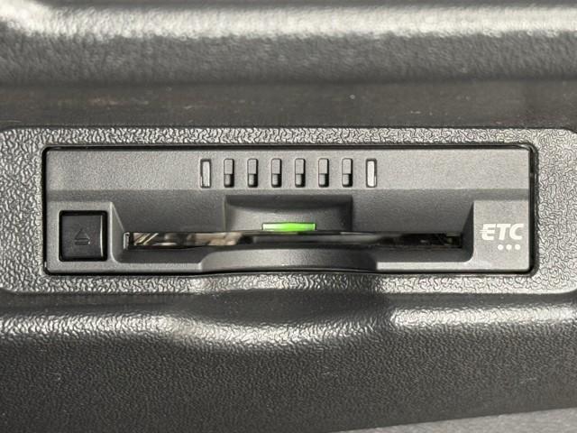 ハイエースバン ロングスーパーＧＬ　ダブルエアコン　助手席エアバッグ　運転席エアバッグ　ドラレコ　イモビライザー　オートエアコン　フルセグテレビ　フルタイム４ＷＤ　メモリナビ　寒冷地仕様車　パワーステアリング　スマ－トキー　ＥＴＣ車載器（10枚目）