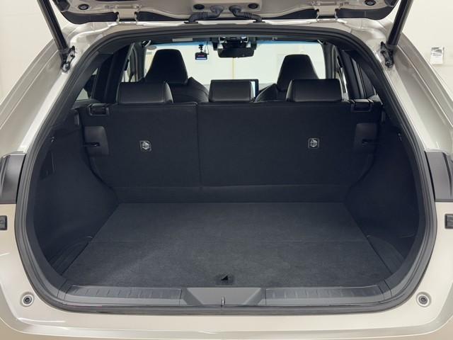 ハリアー Ｇ　衝突回避ブレーキ　ＡＵＸ接続　セキュリティーアラーム　ＡＡＣ　バックモニタ－　記録簿有　横滑防止装置　ＬＥＤランプ　スマキー　キーフリー　ＡＷ　ＥＴＣ車載器　ＰＳ　パワーウインドウ　パワ－シ－ト　ＴＶ（16枚目）