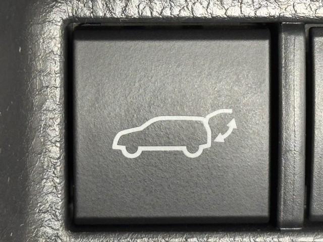 ハリアー Ｇ　衝突回避ブレーキ　ＡＵＸ接続　セキュリティーアラーム　ＡＡＣ　バックモニタ－　記録簿有　横滑防止装置　ＬＥＤランプ　スマキー　キーフリー　ＡＷ　ＥＴＣ車載器　ＰＳ　パワーウインドウ　パワ－シ－ト　ＴＶ（17枚目）