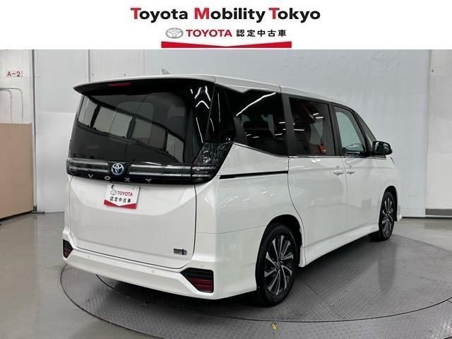 ヴォクシー ハイブリッドＳ－Ｚ　パワーウィンドウ　ＤＶＤ再生機能　インテリキー　横滑防止装置　地デジＴＶ　アクティブクルーズコントロール　フルオートエアコン　リアカメラ　エアバッグ　ＡＢＳ　１００Ｖ充電　ナビＴＶ　ＷＡＣ　キーレス（2枚目）