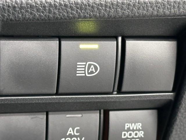 ヴォクシー ハイブリッドＳ－Ｚ　パワーウィンドウ　ＤＶＤ再生機能　インテリキー　横滑防止装置　地デジＴＶ　アクティブクルーズコントロール　フルオートエアコン　リアカメラ　エアバッグ　ＡＢＳ　１００Ｖ充電　ナビＴＶ　ＷＡＣ　キーレス（14枚目）