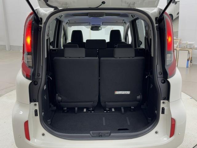 シエンタ ハイブリッドＧ　サポカー　地デジテレビ　ドライブレコーダー　メモリナビ　クルーズコントロール　Ｗ電動ドア　ＬＥＤ　ＶＳＣ　ＥＴＣ　キーフリー　ミュージックプレイヤー接続可　３列シート　アイドリングストップ　ＡＢＳ（16枚目）