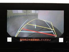 バックモニターは車庫入れの強い味方。　車は構造上、死角がたくさん。後退時の死角をチェックするために便利ですよ。　ただし、バックは目視で確認する事が重要ですよ。 5