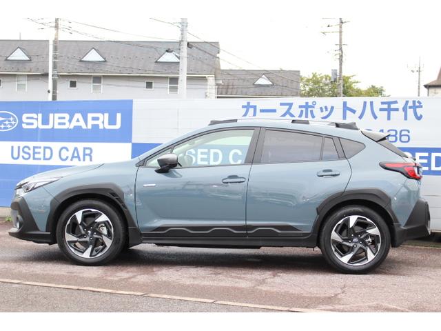 クロストレック リミテッド　ＳＴＩセンターマフラー　ワイヤレスチャージャー　２年間走行距離無制限保証付き　新世代アイサイト　１オーナー車　全車速追従機能付きクルーズコントロール　１１．６インチインフォメーションディスプレイ　フロントサイドバックカメラ　ＥＴＣ２．０　ドラレコ（3枚目）