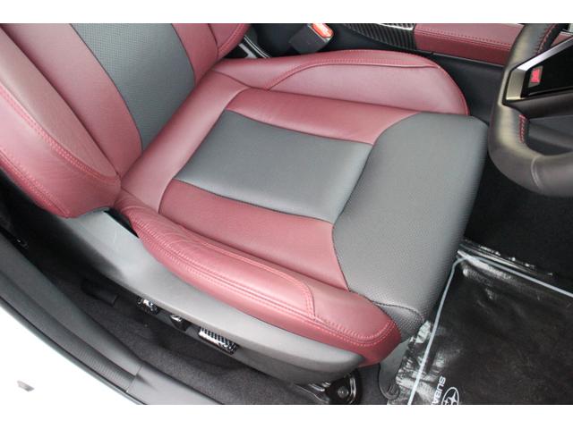 レヴォーグ ＳＴＩスポーツＲ　ＥＸ　１オーナー車　スバルらしい１台です！　２年間走行距離無制限保証付き　アイサイトＸ　１オーナー車　１１．６インチインフォメーションディスプレイ　ドライブレコーダー　フロントサイドバックカメラ　ＳＴＩパーツ多数装着あり（17枚目）