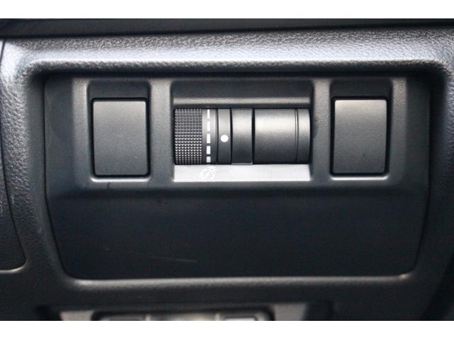 クロストレック リミテッド　社用車　１オーナー車　ＦＷＤ　ルーフレール装着車　２年間走行距離無制限保証付き　新世代アイサイト　１オーナー車　元社用車　１１．６インチインフォメーションディスプレイ　ＥＴＣ２．０　フロントサイドバックカメラ　ルーフレール（30枚目）