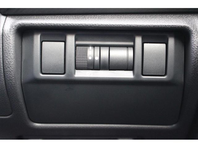 クロストレック リミテッド 1オーナー車 STIセンターマフラー! 2年間走行距離無制限保証付き 新世代アイサイト 1オーナー車 全車速追従機能付きクルーズコントロール 11.6インチインフォメーションディスプレイフロントサイドバックカメラ 前後ドラレコ(30枚目)