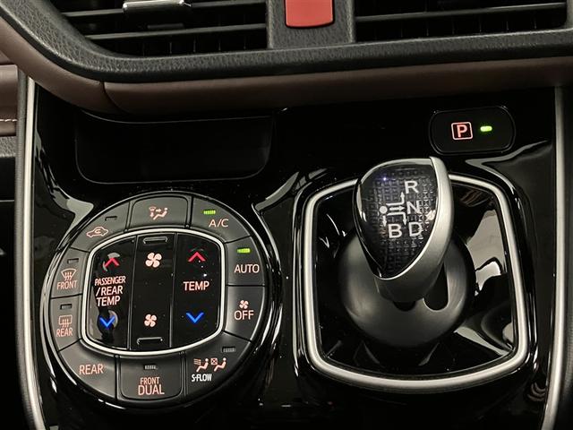 エスクァイア ハイブリッドGi 後席モニター 大画面Bluetooth接続SDナビ バックカメラ 両側電動スライドドア シートヒーター リアエアコン 地デジ LEDヘッドライト スマートキー DVD再生可 ドライブレコーダー(16枚目)