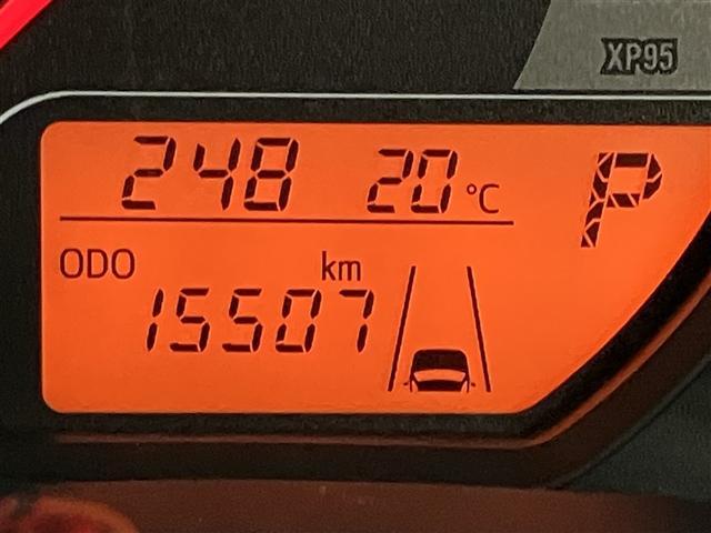 ヴィッツ Ｆ　セーフティーエディションＩＩ　Ｂｌｕｅｔｏｏｔｈ接続ＳＤナビ　走行１５６００ｋｍ　衝突軽減ブレーキ　ＥＴＣ　ＤＶＤ再生　マニュアルエアコン　フルセグＴＶ　盗難防止システム　ＡＵＸ　スマートキー　ワンオーナー　ＬＥＤヘッドライト（6枚目）