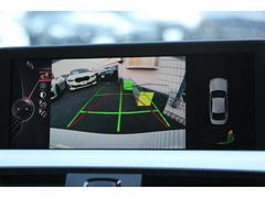 リアビューモニター！リバースに連動し、車両後方の映像をディスプレイに表示。歪みの少ないカメラと、シャープなディスプレイによる鮮明な画像で、後退時の運転操作をサポートします。 7