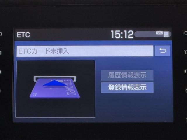 カローラツーリング ハイブリッド　Ｓ　インテリジェントクリアランスソナー　Ｒカメラ　ＡＡＣ　ＬＥＤライト　メディアプレイヤー接続　横滑防止装置　整備記録簿　クルコン　ＥＴＣ車載器　キーフリーシステム　スマートキー　カーテンエアバック（7枚目）