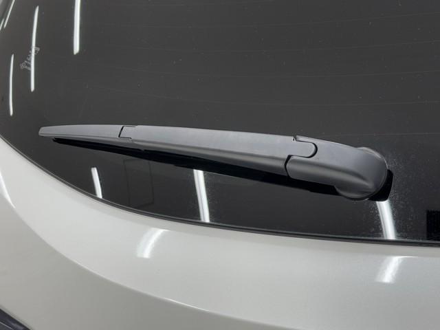 カローラツーリング ハイブリッド　Ｓ　インテリジェントクリアランスソナー　Ｒカメラ　ＡＡＣ　ＬＥＤライト　メディアプレイヤー接続　横滑防止装置　整備記録簿　クルコン　ＥＴＣ車載器　キーフリーシステム　スマートキー　カーテンエアバック（18枚目）