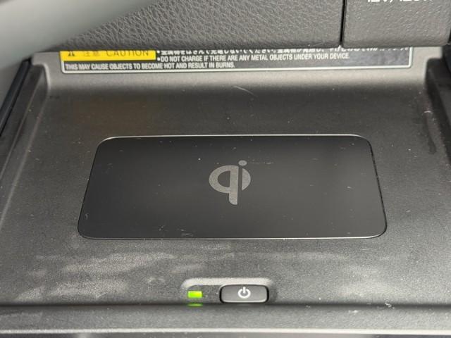 カムリ ＷＳレザーパッケージ　ワンオーナ　本革シ　地デジＴＶ　クルーズコントロール　記録簿有　アルミホイール　スマートキープッシュスタート　ナビ・ＴＶ　サイドカーテンエアバック　ＥＴＣ付き　パワーシート　ＤＶＤ　デュアルエアバッグ（14枚目）