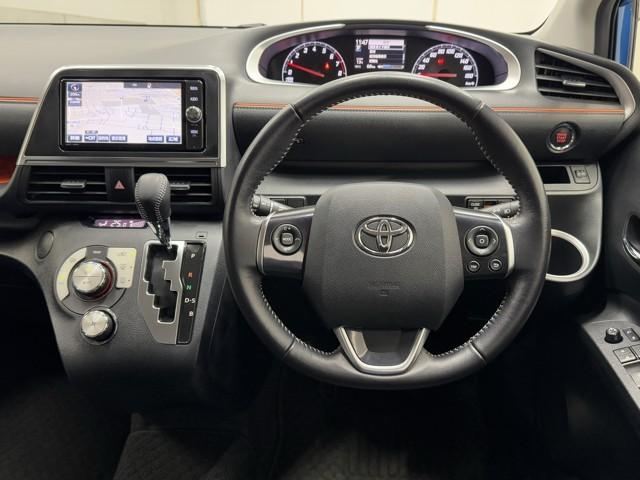 シエンタ Ｇ　ナビ・ＴＶ　スマートキープッシュスタート　アイドリングＳ　リアカメラ　地デジフルセグ　定期点検記録簿　フルオートエアコン　パワーウィンド　ＥＴＣ　運転席エアバック　パワステ　キーフリーシステム　ＡＢＳ（4枚目）