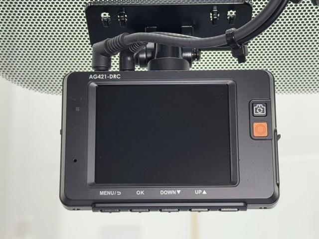 シエンタ Ｇ　ナビ・ＴＶ　スマートキープッシュスタート　アイドリングＳ　リアカメラ　地デジフルセグ　定期点検記録簿　フルオートエアコン　パワーウィンド　ＥＴＣ　運転席エアバック　パワステ　キーフリーシステム　ＡＢＳ（10枚目）